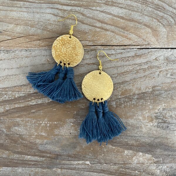 Orecchino Brass blu pavone